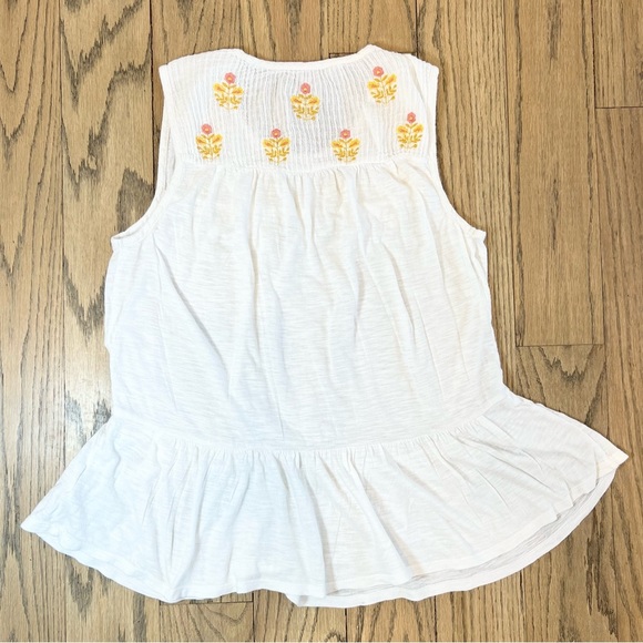 Lucky Brand Women’s White Embroidered Summer Floral Peplum Tank Top Size Medium - Picture 6 of 8